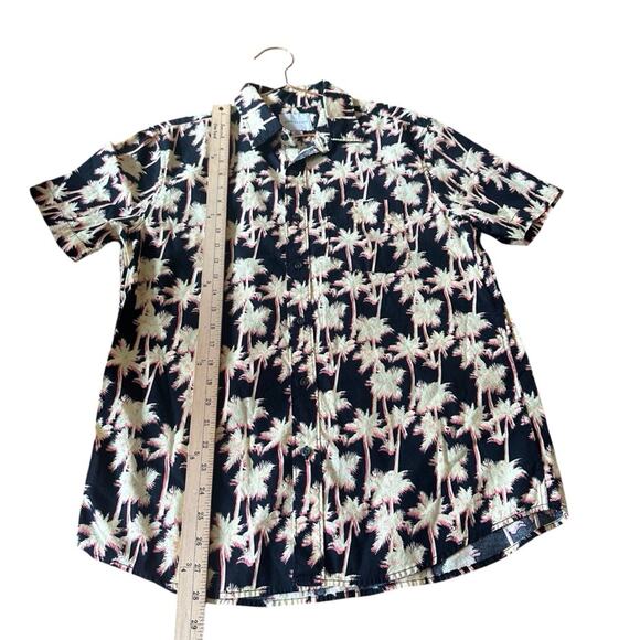 American Eagle Men’s Shirt buttons down Hawaiian size  medium - Picture 5 of 6